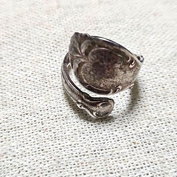 Antique 1847 Rogers Bros Sterling Silver Floral Bypass Spoon Ring - Picture 2 of 8